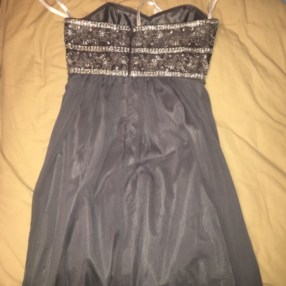 Dress - Picture 2 of 4